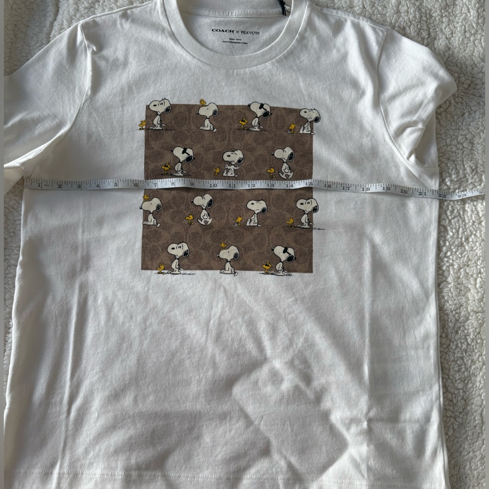 NWT Lady’s size M. Coach X Peanuts Snoopy Signature Square T Shirt CBF06 - Picture 6 of 7